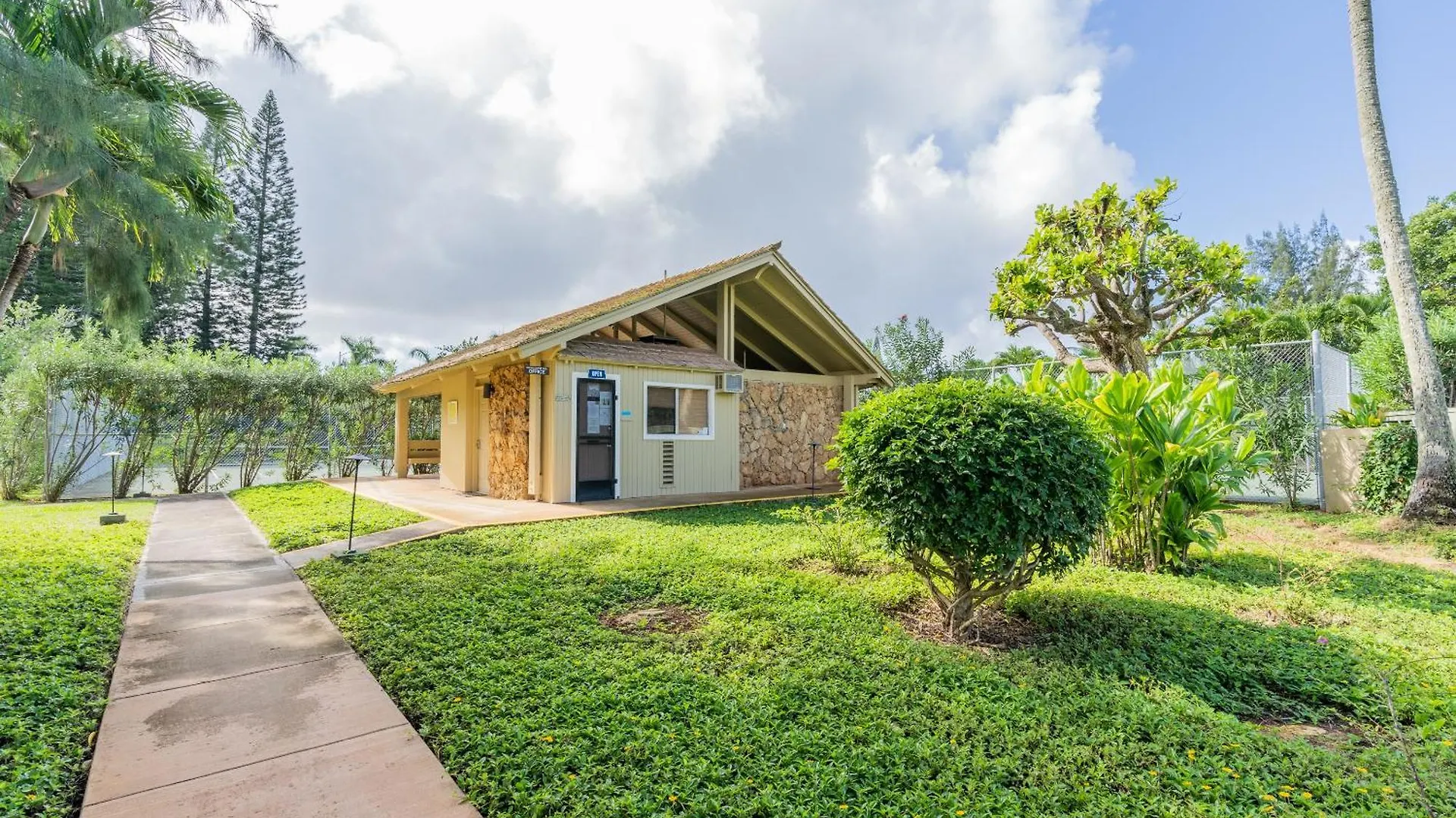 Apartment Plumeria Tree Hale - Golf Course View - Sleeps 4 Kahuku